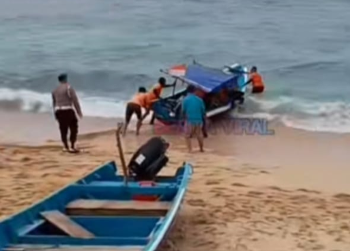 Na’as,13 Siswa SMPN 7 Mojokerto Terseret Ombak di Pantai Drini Gunung Kidul