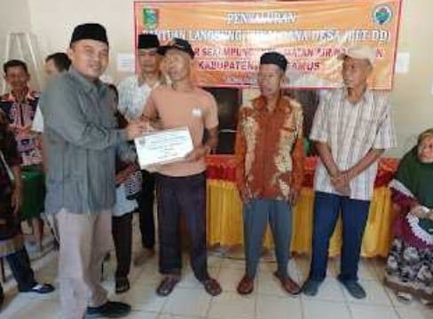 Pekon Sinar Sekampung Kecamatan Air Nanigan Salurkan BLT DD kepada 29 Penerima KPM