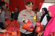 Berkolaborasi dengan pemkab, polres Tanggamus Gelar Bazar pasar murah di Gisting