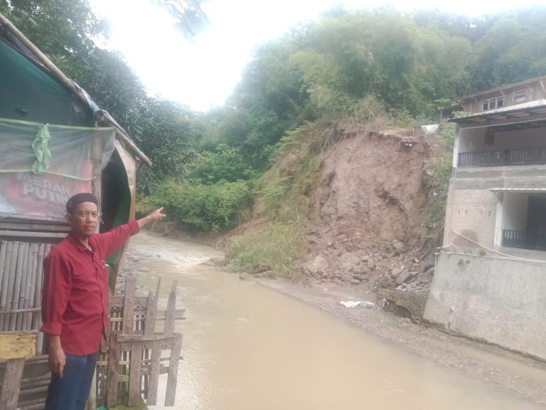 Tebing Kali Benda Kerep dan Kali Suwur Wuni Terancam Longsor, Tokoh Masyarakat Desak Pemkot Cirebon dan BBWS Segera Bertindak