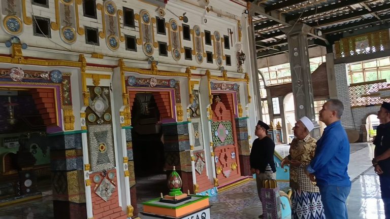 Disbudpar Kota Cirebon Jajaki Pengembangan Kawasan Wisata Religi di Masjid Agung Syaikh Anwarudin Kriyan Cibogo