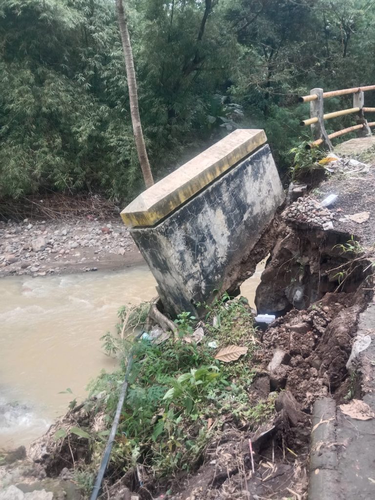 Warga Lebak Ngok Desak Pemkot Cirebon dan BBWS Segera Tangani Darurat Longsor Tanggul dan Jembatan Ambrol