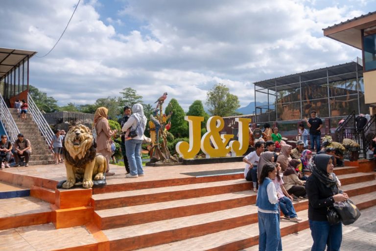 *Wisata Edukasi J&J Kuningan Diserbu Pengunjung di Libur Idul Fitri H+1, Tawarkan Liburan Seru dan Edukatif*