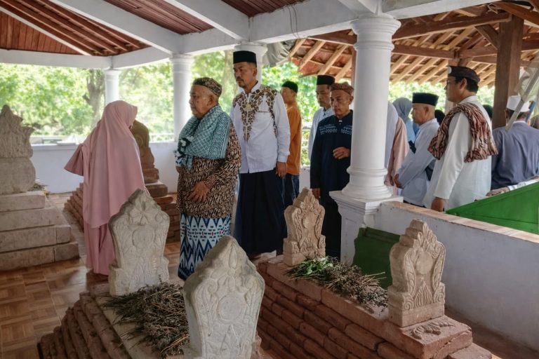 *Tradisi Grebeg Sungkem di Cibogo Digelar Tahunan, Wujud Ziarah Religi Penuh Makna*