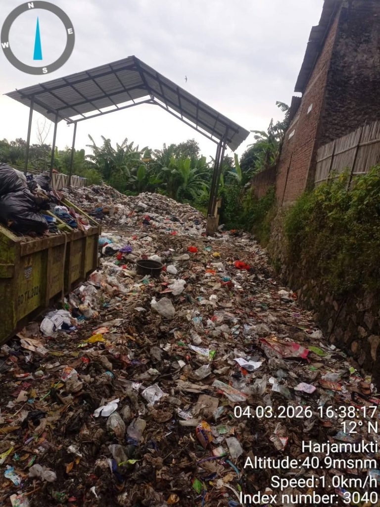 *Tumpukan Sampah di TPS Grenjeng Mengkhawatirkan, Aktivis Peduli Lingkungan Semut Merah  Desak DLH Kota Cirebon Bertindak Cepat*