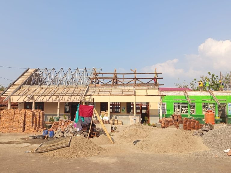 *PW- FRN Soroti Proyek Revitalisasi SDN 2 Cihirup Kuningan Rp1,18 Miliar, Pekerja Diduga Tanpa Pengawasan di Lapangan*